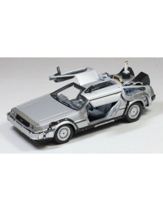 Réplica Delorean volador Regreso al Futuro II 2