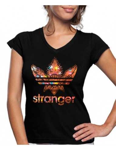 Camiseta Stranger Things de mujer Estilo Adidas Luces Camiseta Stranger Things de mujer Estilo Adidas Luces