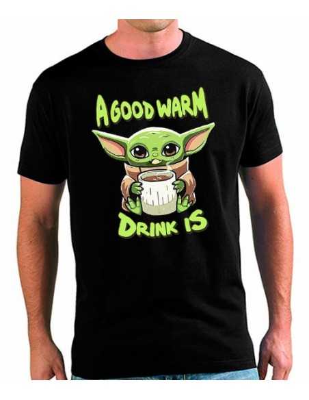Camiseta Baby Yoda con bebida caliente