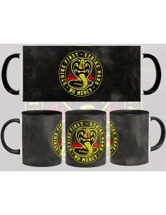 Taza Cobra Kai emblema