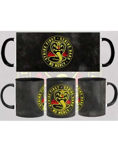 Taza Cobra Kai emblema