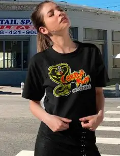 Camiseta Cobra Kai Never Dies 2