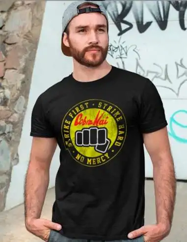 Camiseta Cobra Kai Puño