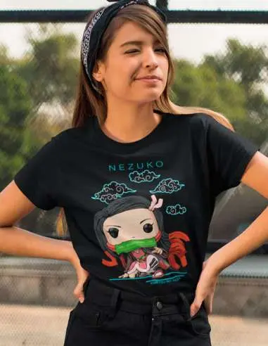Camiseta Kimetsu no Yaiba de mujer...