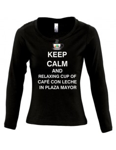 Camiseta Keep calm and relaxing cup cafe con leche in plaza mayor de mujer manga larga