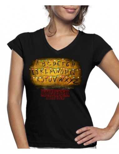 Camiseta Stranger Things de mujer con abecedario y bombillas